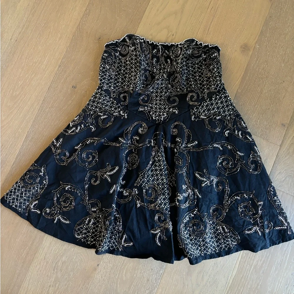 ASOS DESIGN embellished bandeau mini dress in black sequin pearl strapless US 10 - Picture 6 of 13